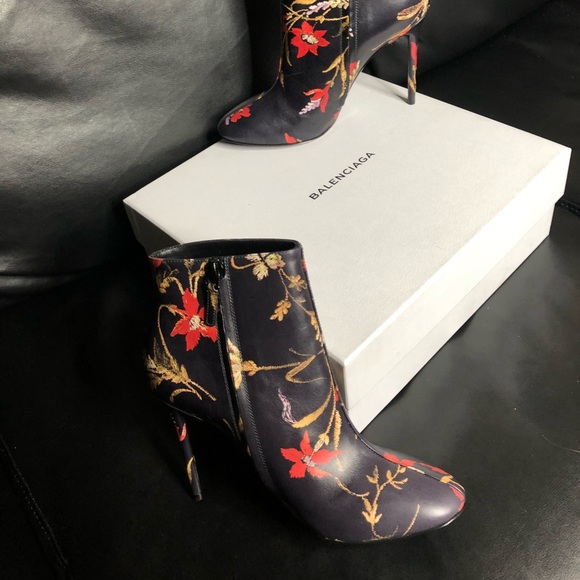 NEW!! BALENCIAGA FLORAL HEELED BOOTIES - Picture 3 of 4